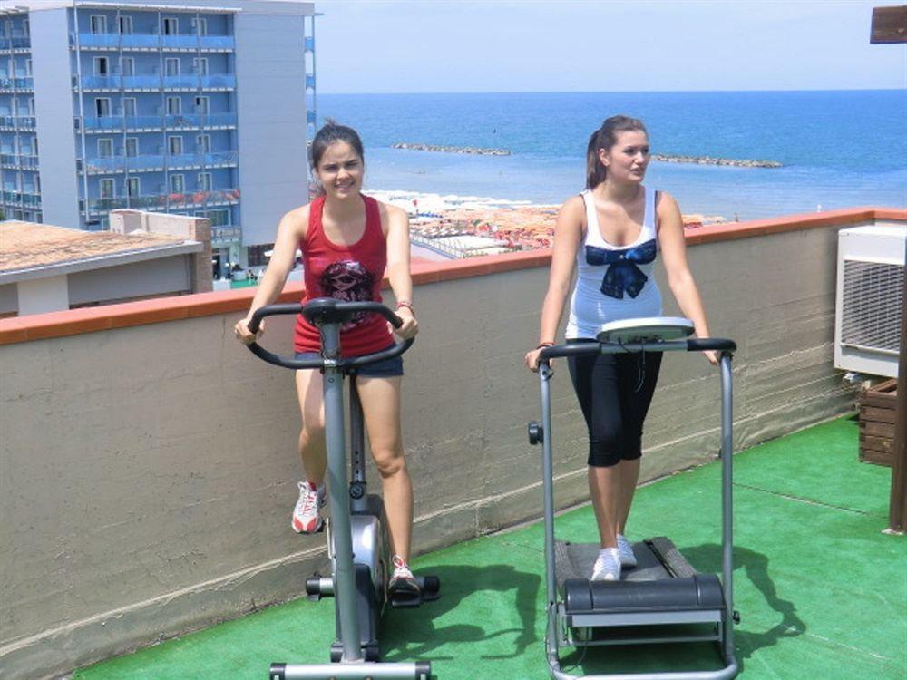 Rivazzurra Hotel Pesaro Luaran gambar